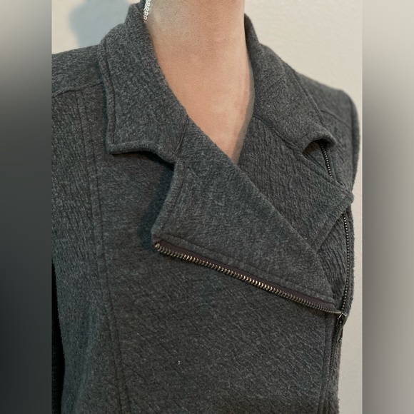 Activ8 Knit jacket - Picture 2 of 9